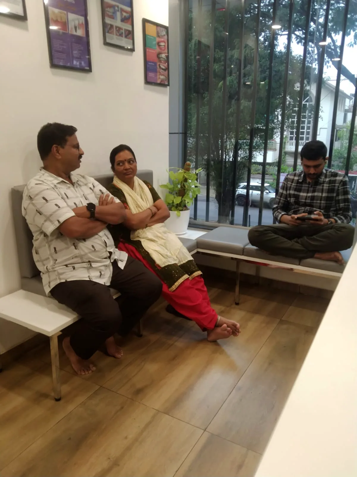 Patient waiting area at Vidmahi Bright Smile in Nigdi